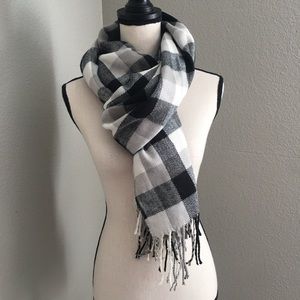 Eddie Bauer Monochrome Checkered Scarf
